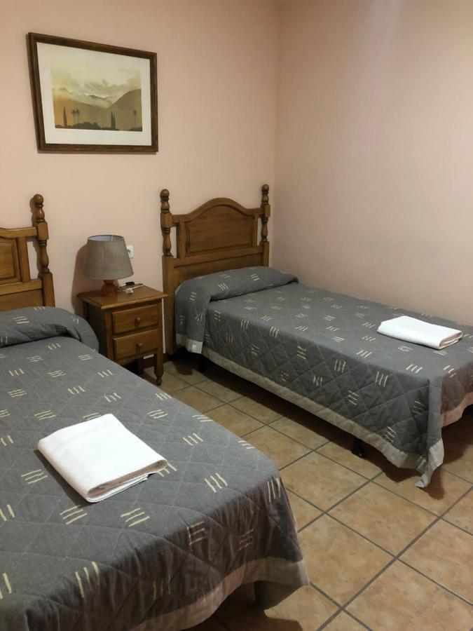 Apartamentos Turisticos San Juan De La Pena Santa Cruz de la Serós Exteriér fotografie