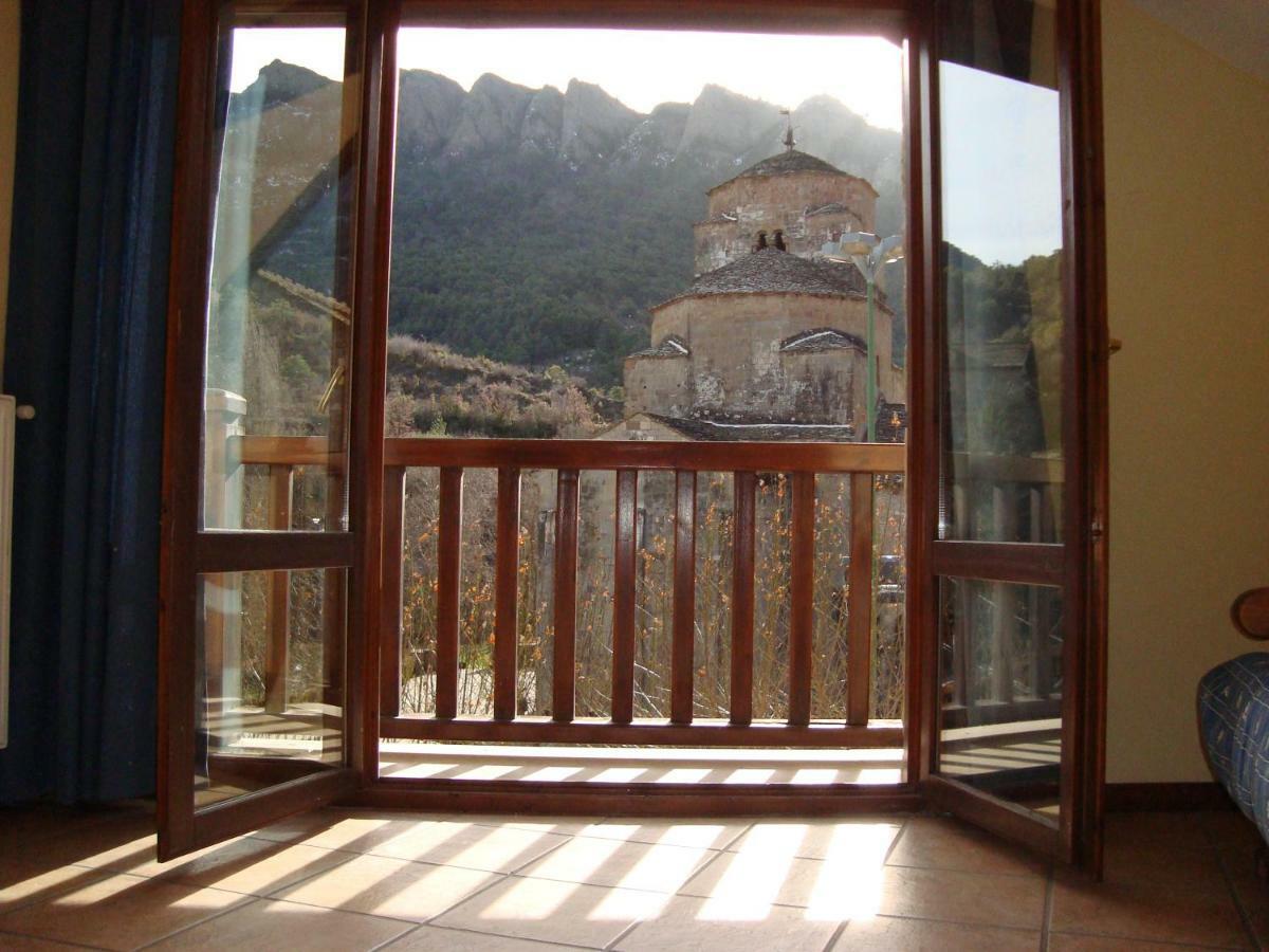 Apartamentos Turisticos San Juan De La Pena Santa Cruz de la Serós Exteriér fotografie